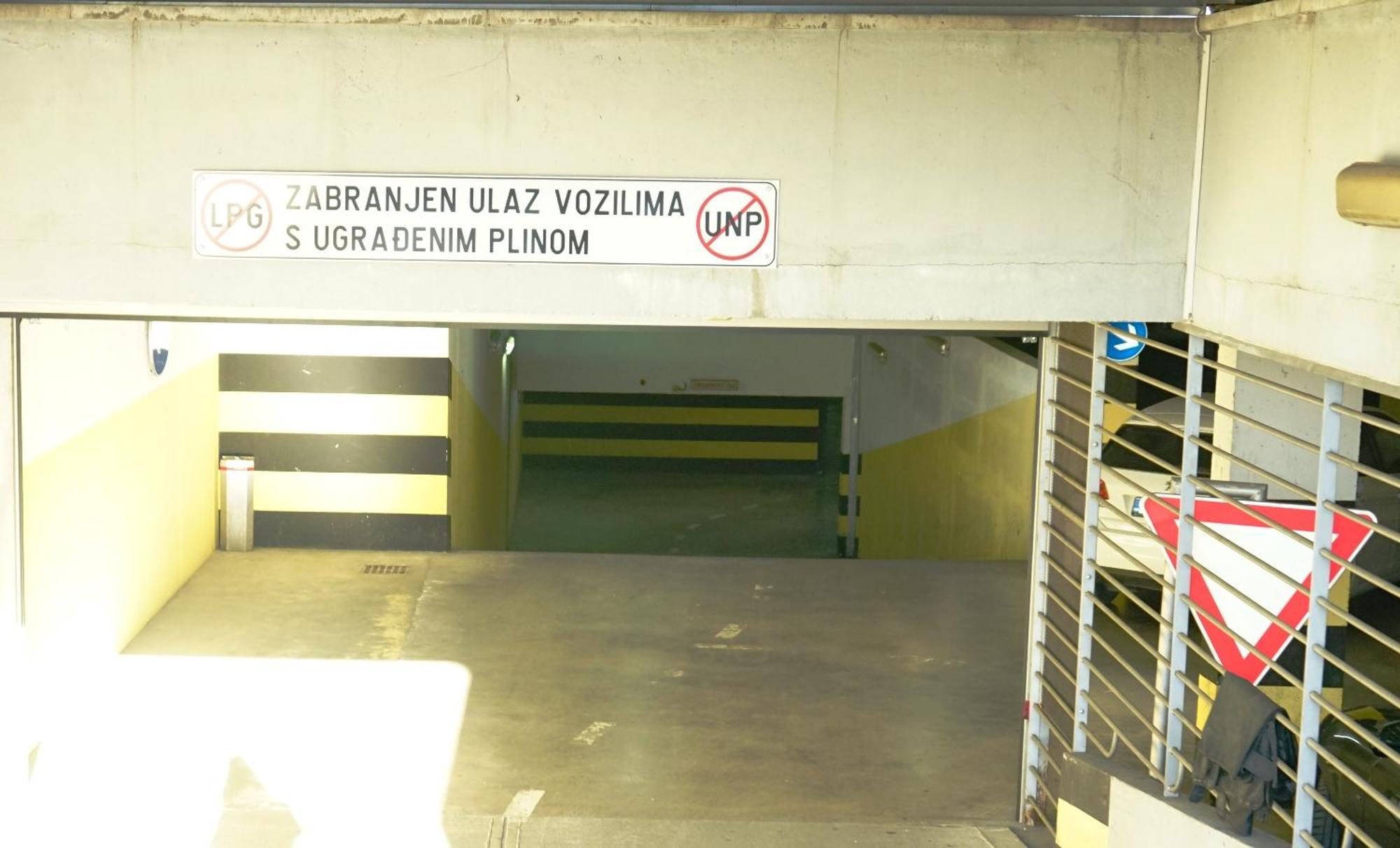Bura2 , With Private Parking In The Garage Διαμέρισμα Σπλιτ Εξωτερικό φωτογραφία